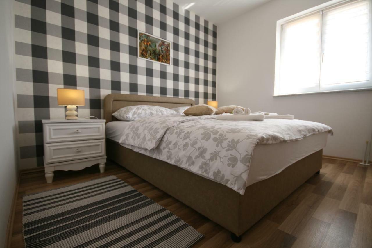 Holiday House Leona Otočac Dış mekan fotoğraf