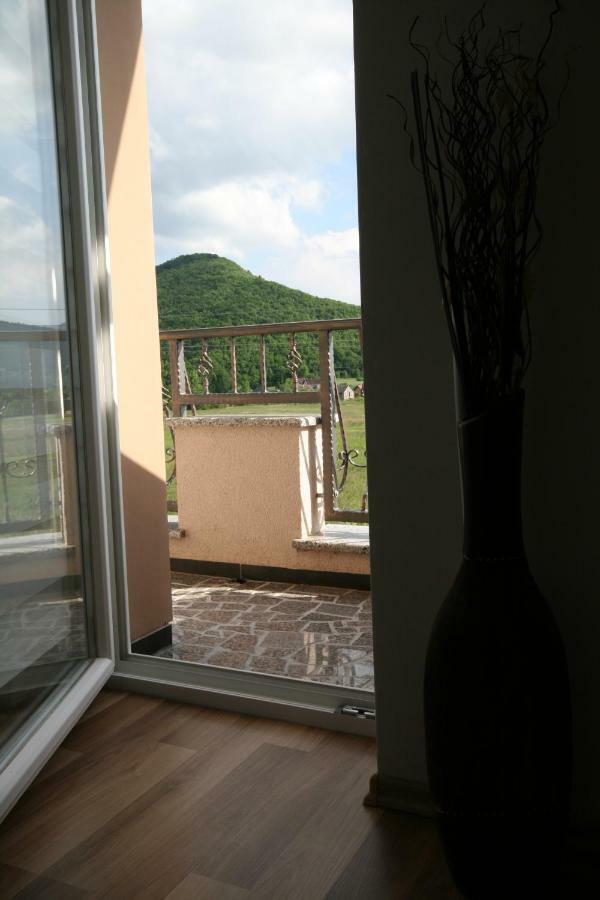 Holiday House Leona Otočac Dış mekan fotoğraf