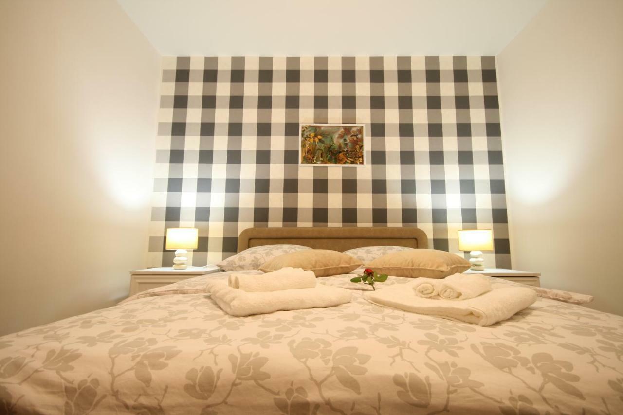 Holiday House Leona Otočac Dış mekan fotoğraf